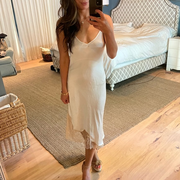 Aritzia Dresses & Skirts - [SOLD] Artizia Wilfred sonnet dress